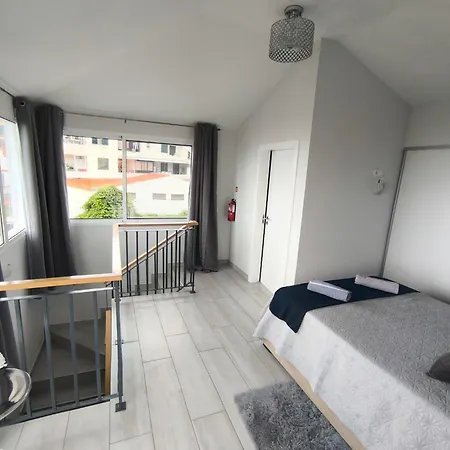 Downtown Tiny House 펜션 푼샬