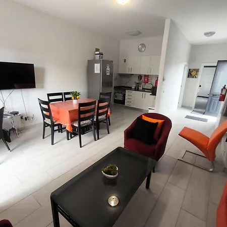 Σπίτι διακοπών Downtown Tiny House Φουνκάλ
