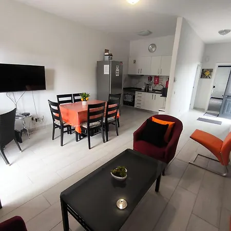 Tiny House *
